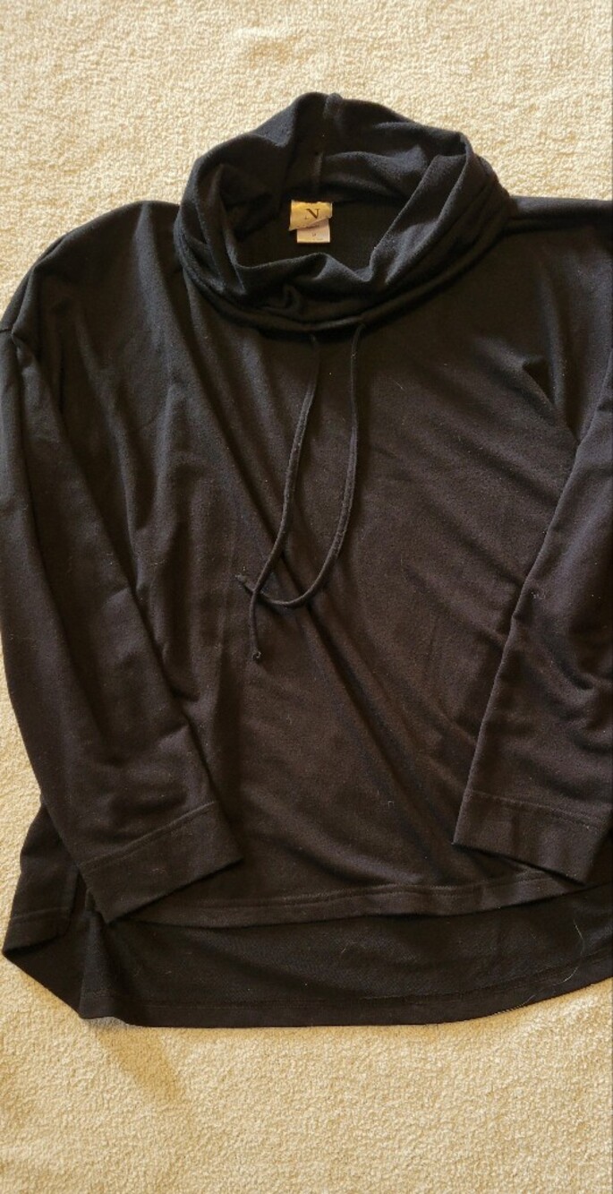 Natori Black Turtleneck Drawstring Shirt. Women's Medium